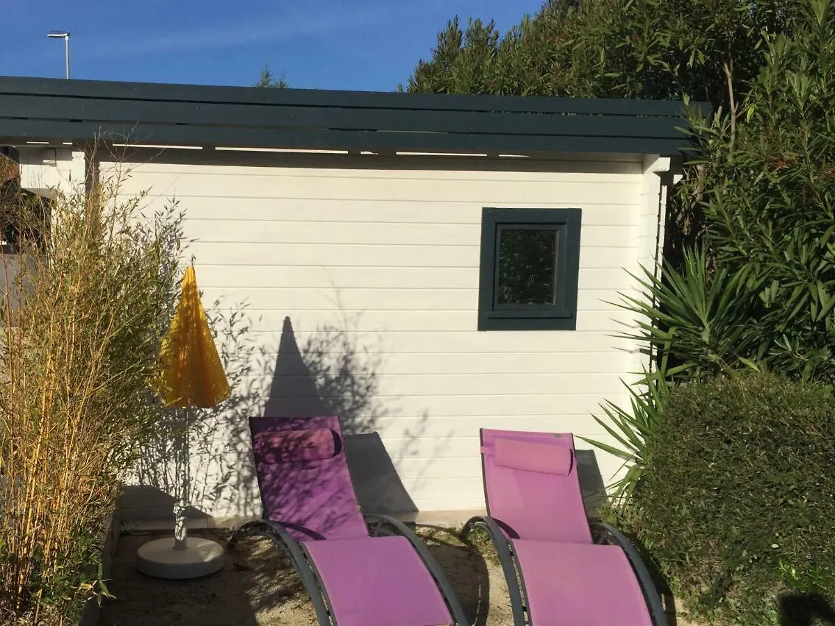 Гостевой дом L'Escale Cote Bleue B&B And Spa Соссе-ле-Пен