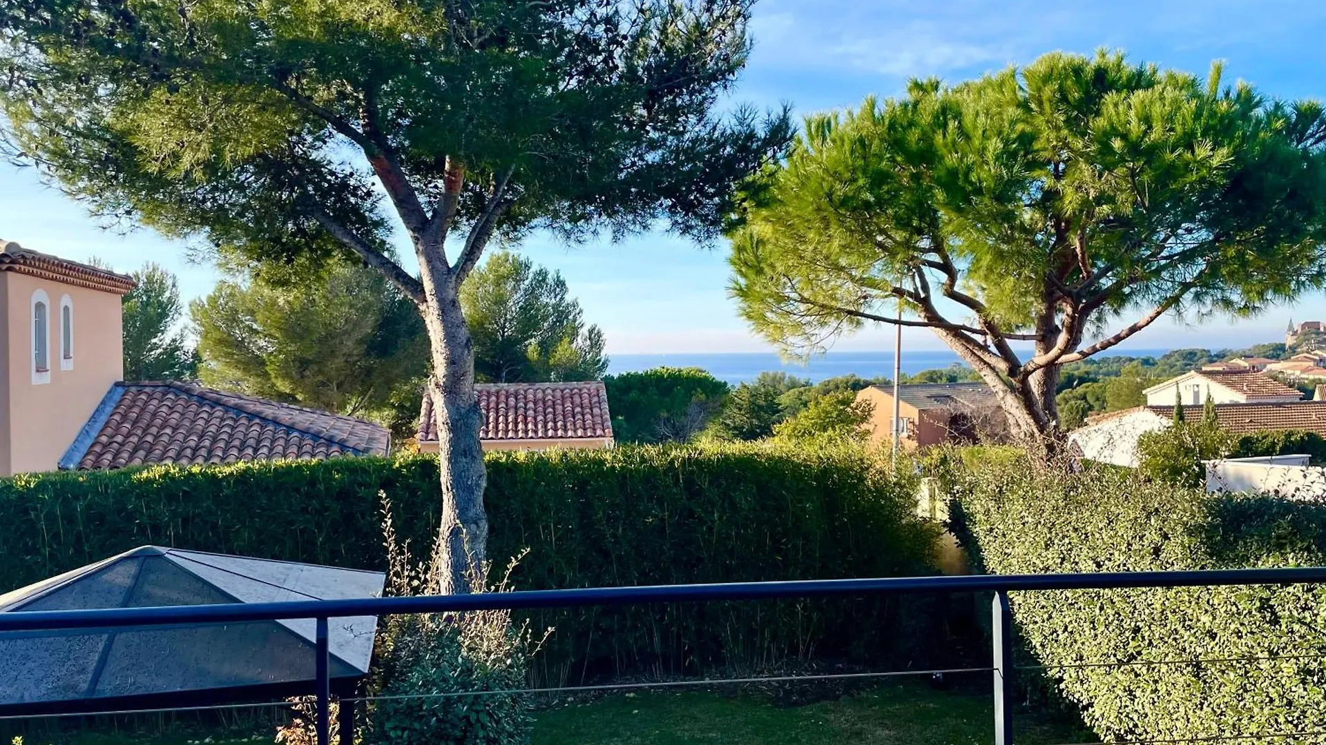 Guest house L'Escale Cote Bleue B&B And Spa Sausset-les-Pins